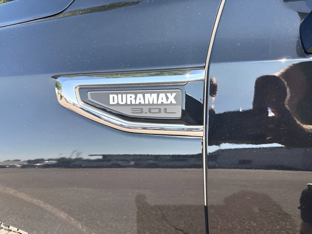 Used 2021 GMC Yukon SLT w/ SLT Premium Package AWD/4WD image 44