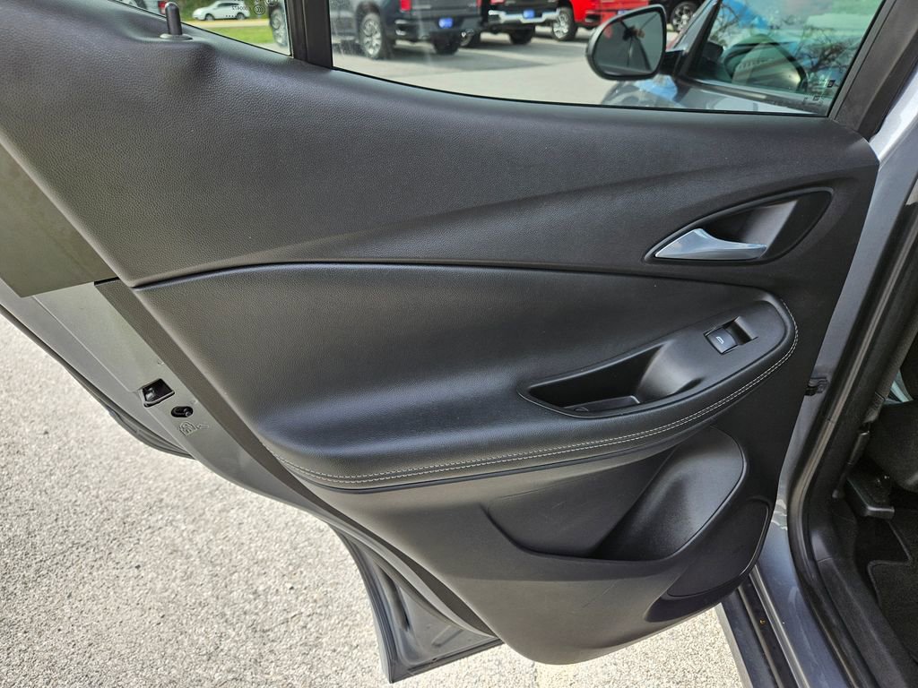 Used 2021 Buick Encore GX Select w/ Sport Touring Package FWD image 23