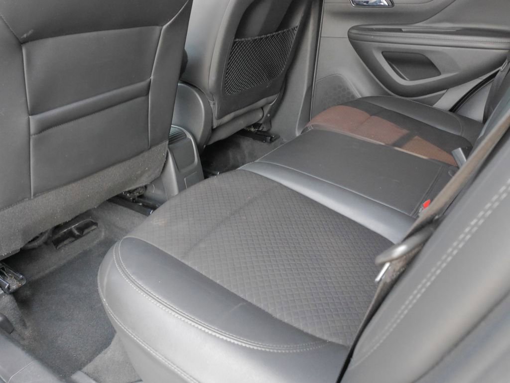 Used 2021 Buick Encore Preferred FWD image 17