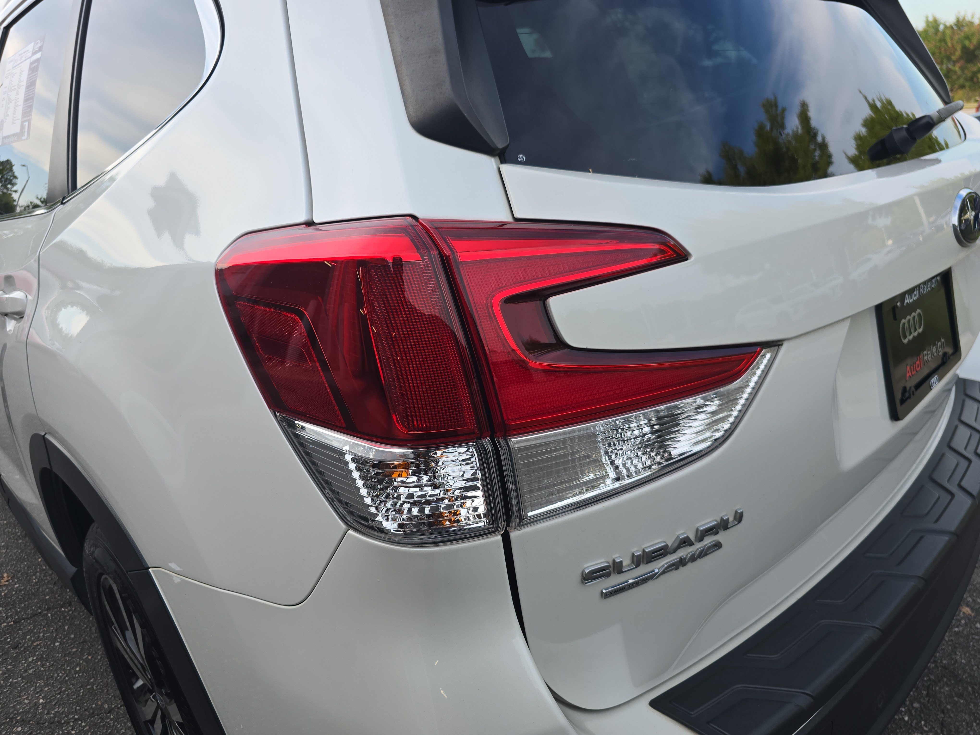 Used 2020 Subaru Forester Limited w/ Popular Package #3 AWD/4WD image 31