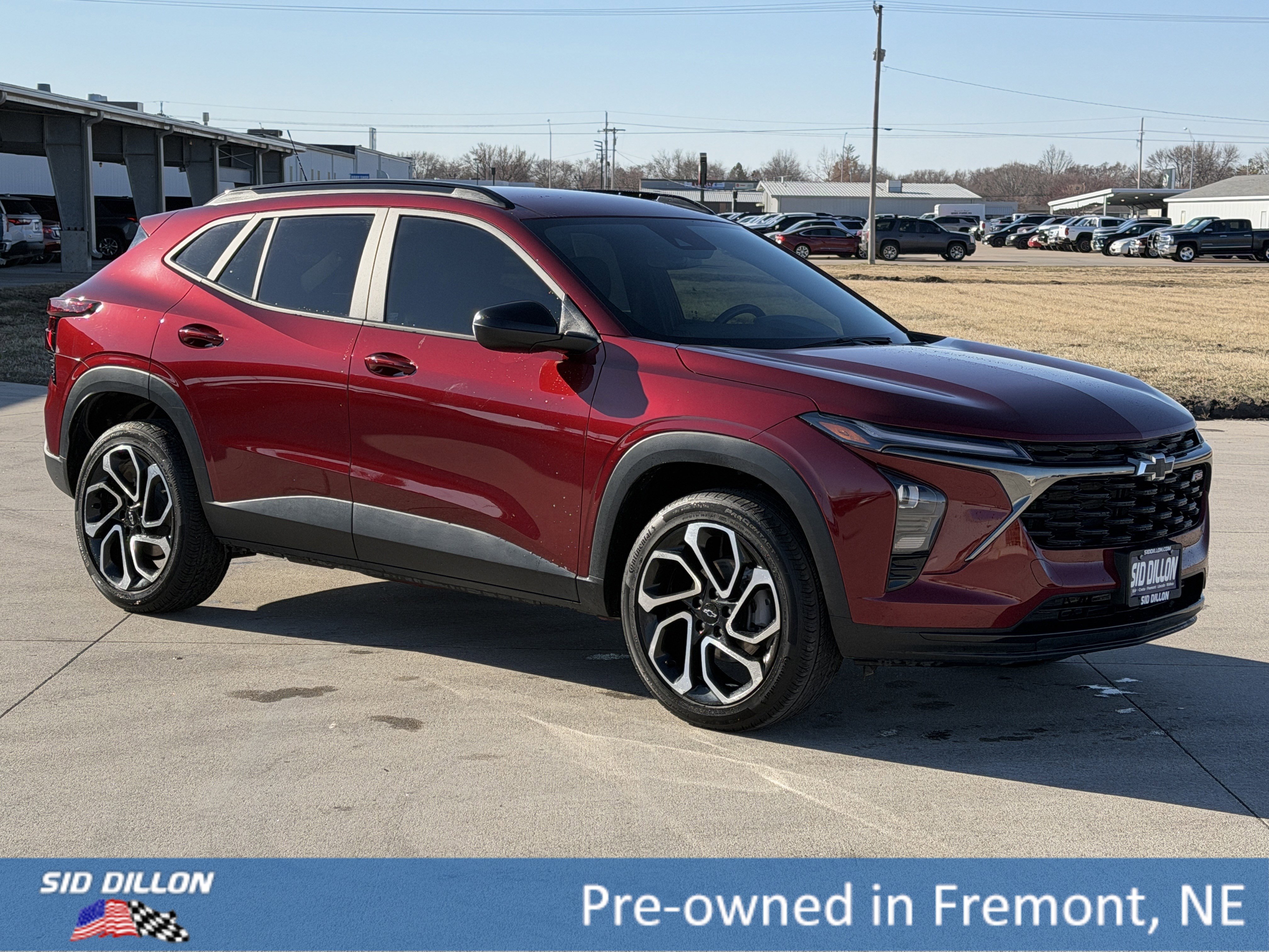 Used 2025 Chevrolet Trax RS w/ Driver Confidence Package FWD image 2