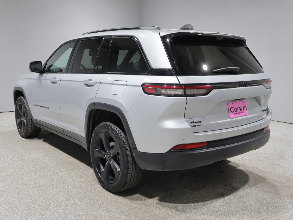 Certified 2023 Jeep Grand Cherokee Limited w/ Luxury Tech Group II AWD/4WD image 6