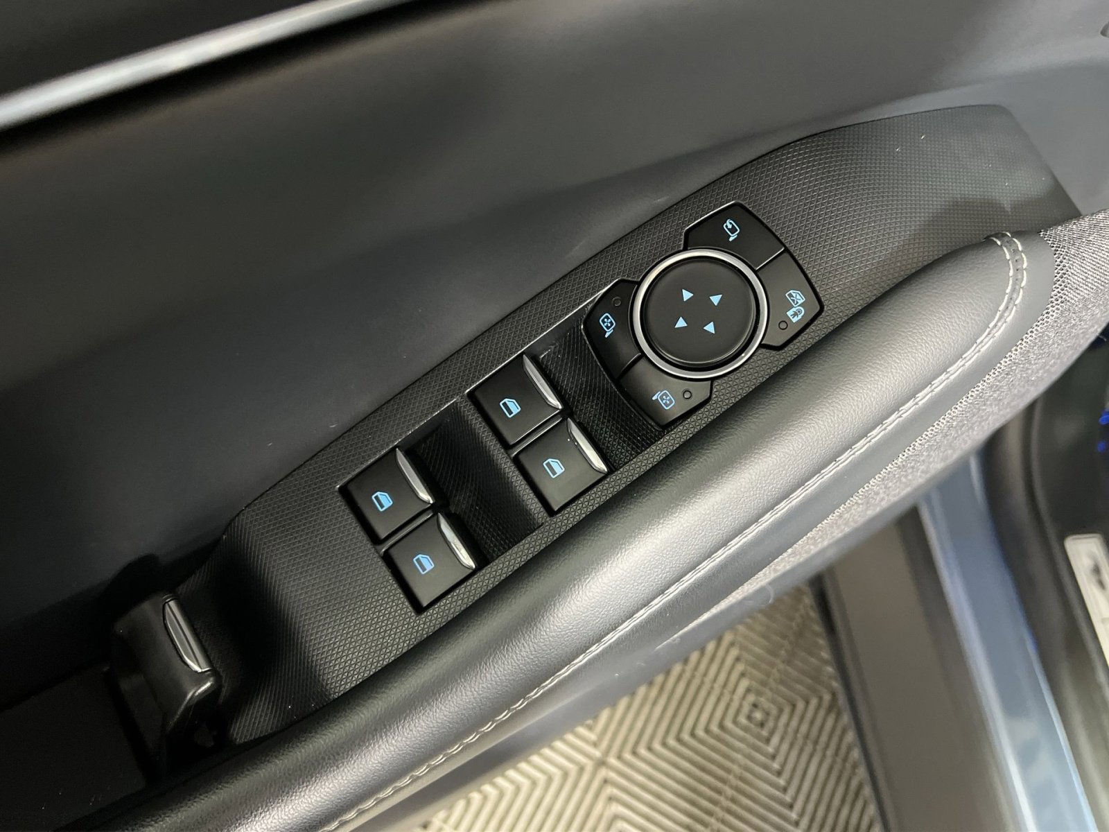 Used 2023 Ford Mustang Mach-E Premium AWD/4WD image 15