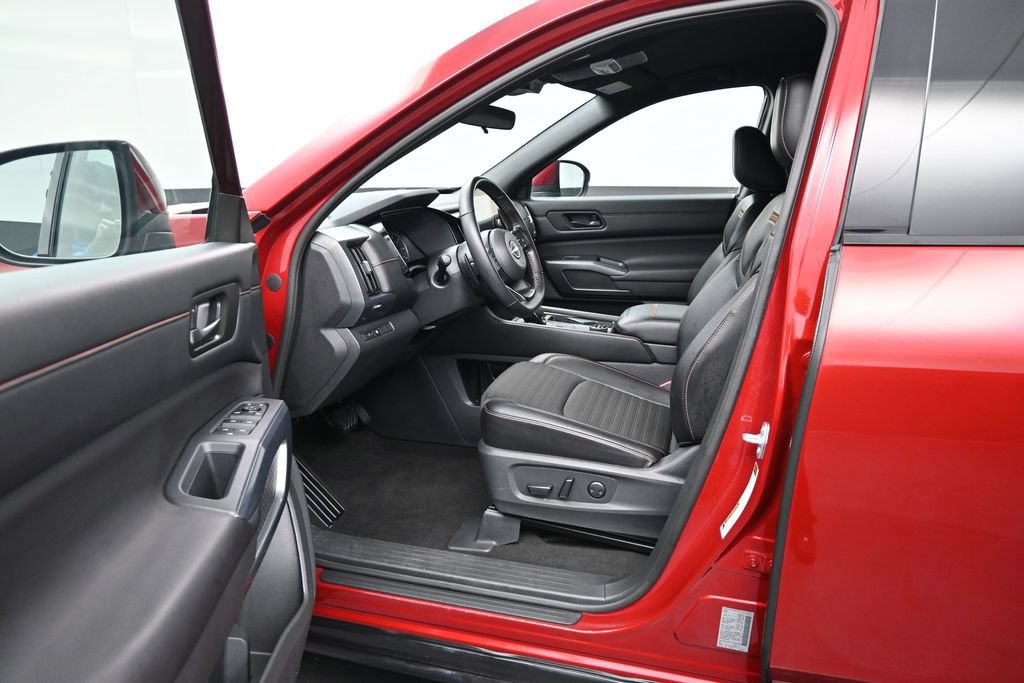 Used 2024 Nissan Pathfinder Rock Creek AWD/4WD image 9