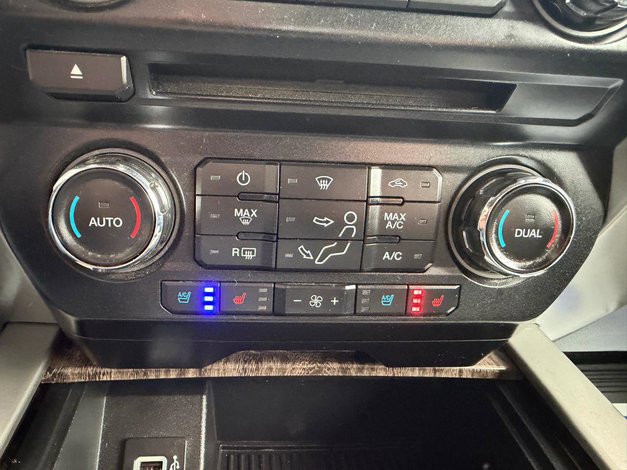 Used 2018 Ford F450 Lariat w/ Lariat Value Package AWD/4WD image 15
