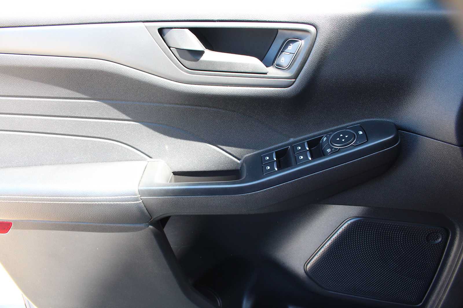 Used 2024 Ford Escape Active AWD/4WD image 30
