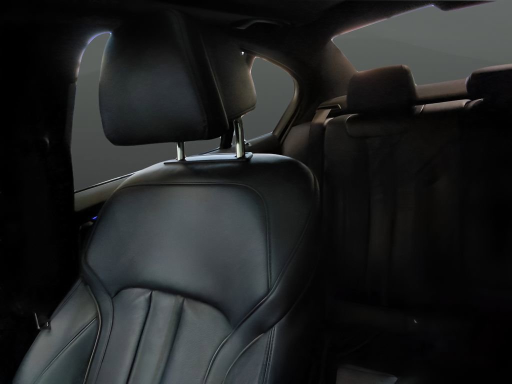Used 2019 BMW 530i xDrive w/ Convenience Package AWD/4WD image 29