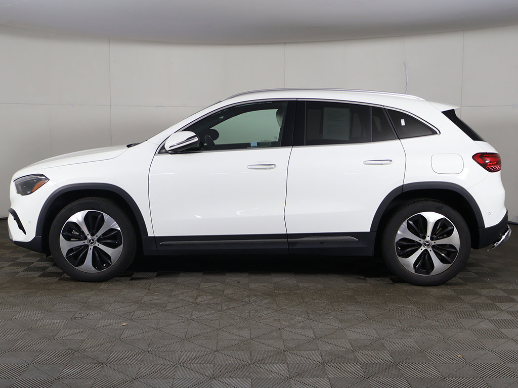 Used 2024 Mercedes-Benz GLA 250 4MATIC w/ Winter Heating Package image 15