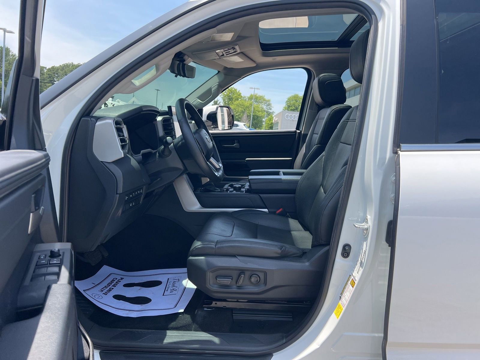 Used 2024 Toyota Tundra Limited AWD/4WD image 32