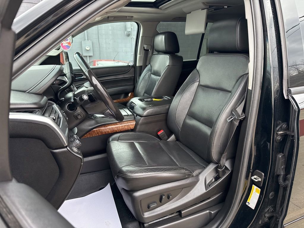 Used 2018 Chevrolet Suburban Premier AWD/4WD image 4