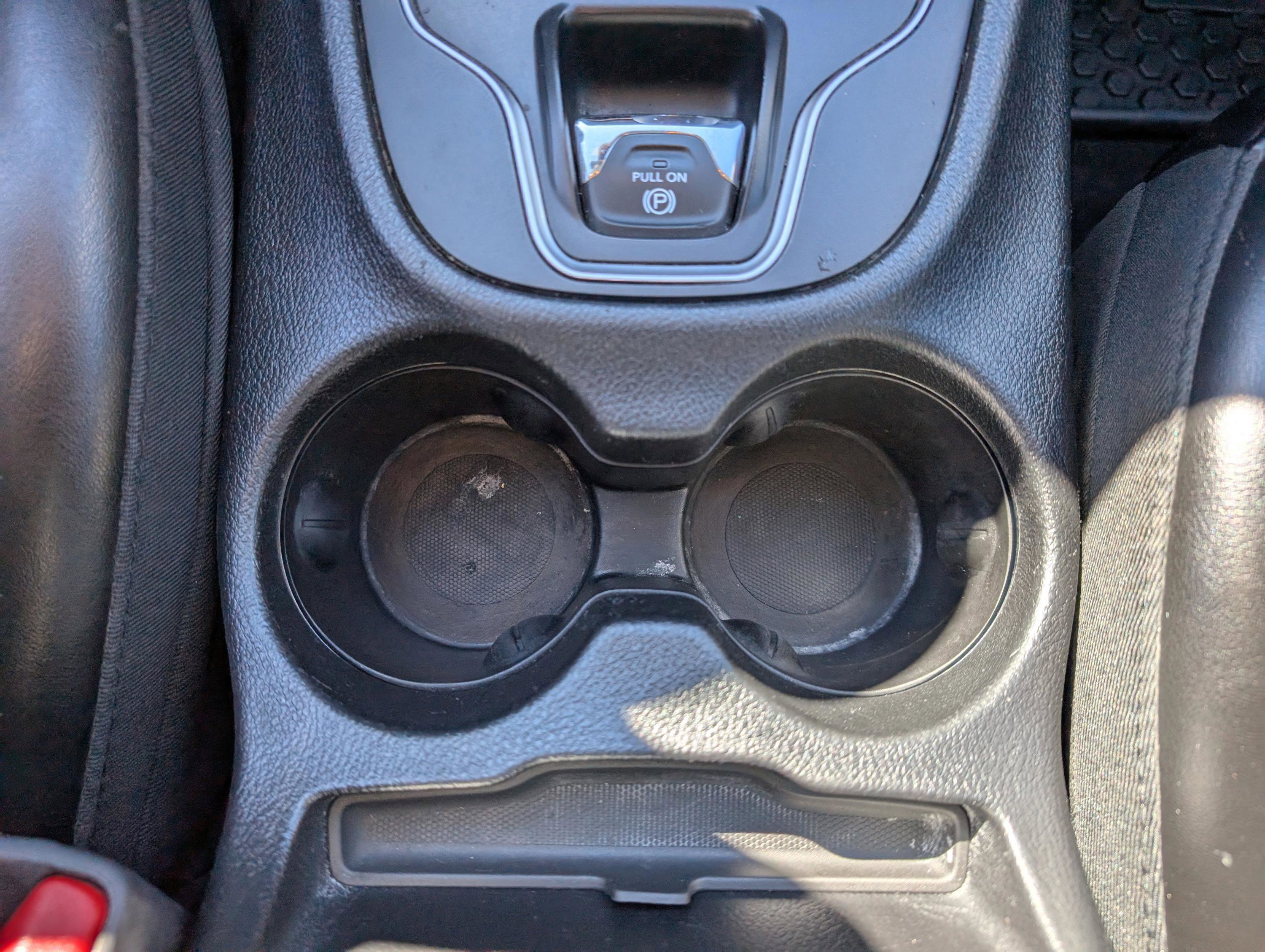 Used 2019 Jeep Cherokee Latitude Plus w/ Cold Weather Group image 13