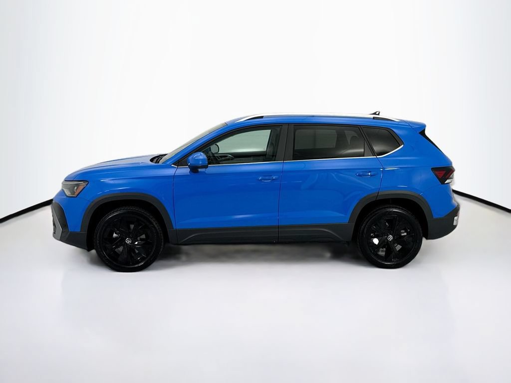 New 2026 Volkswagen Taos SE FWD image 8