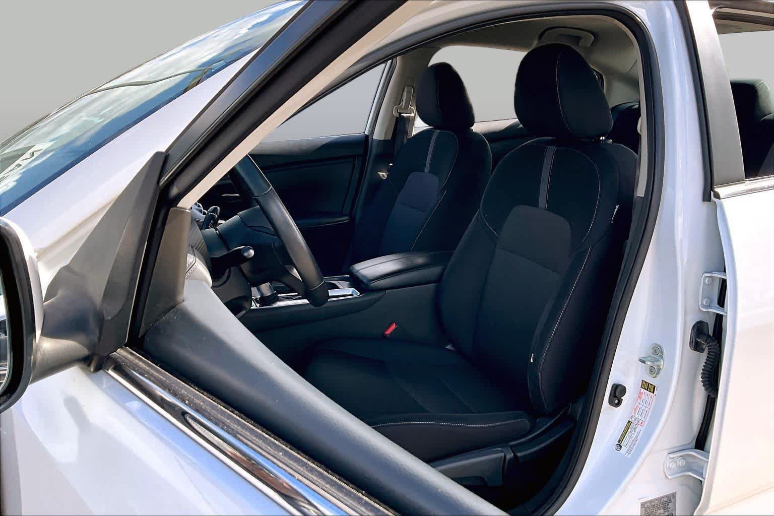 Certified 2024 Nissan Sentra SV w/ All-Weather Package FWD image 8