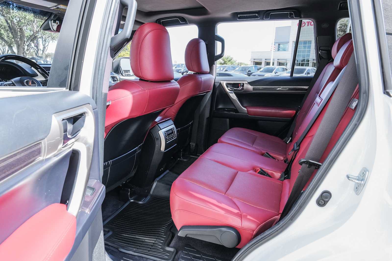 Used 2021 Lexus GX 460 Premium w/ Premium Package AWD/4WD image 30