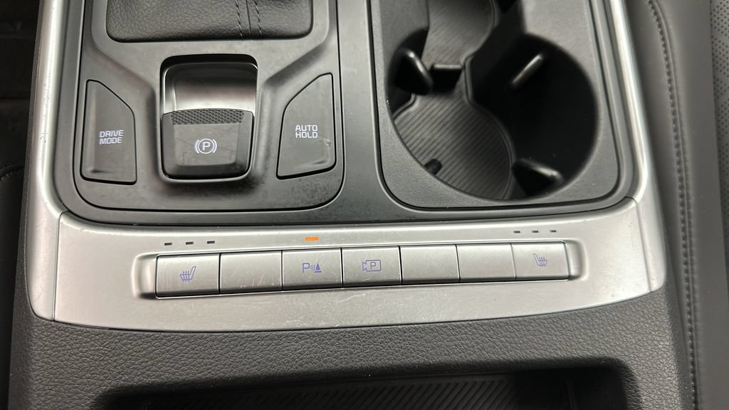 Used 2025 Kia Carnival FWD image 20