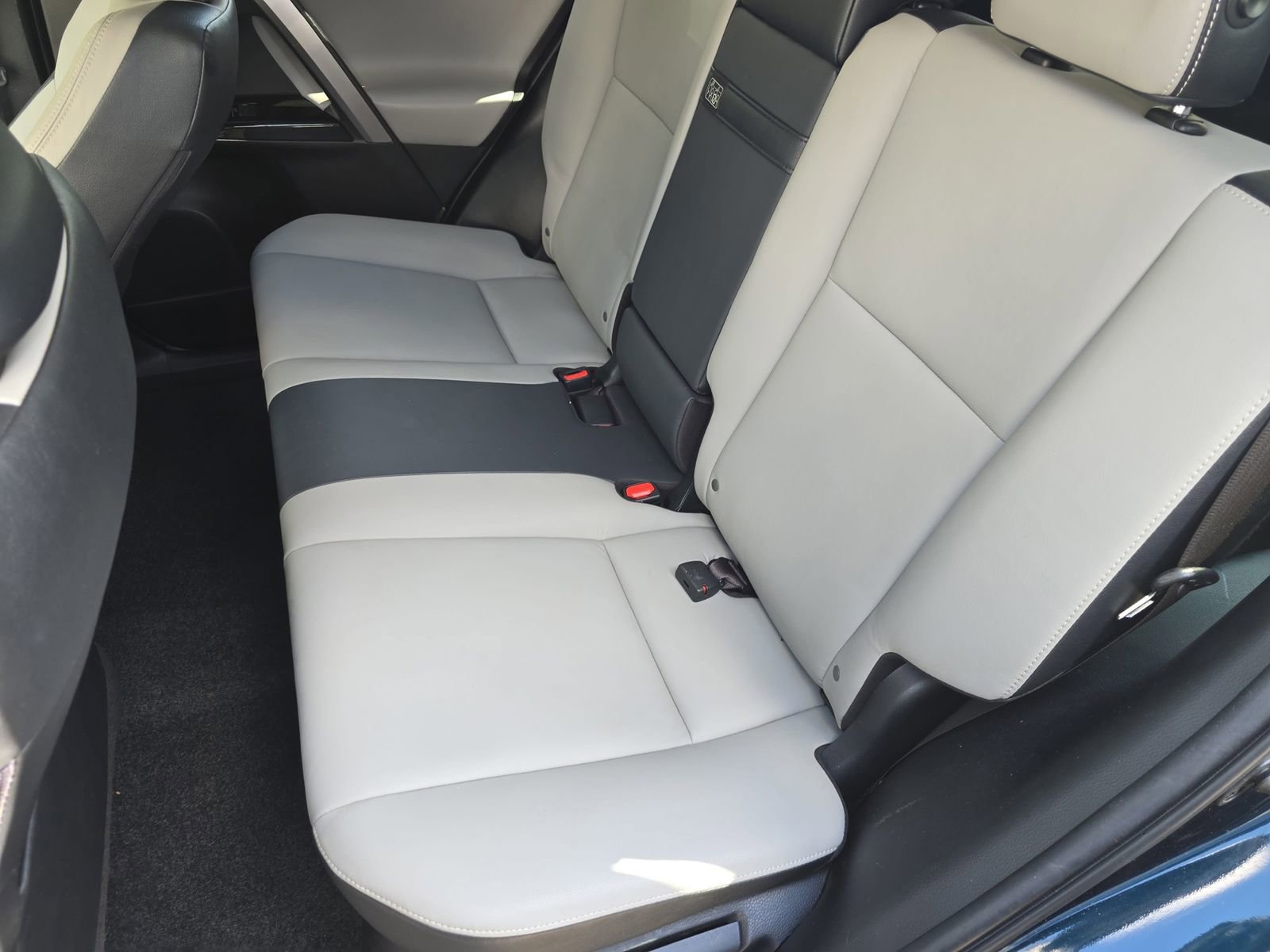 Used 2017 Toyota RAV4 Limited w/ Carpet Mat Package AWD/4WD image 18