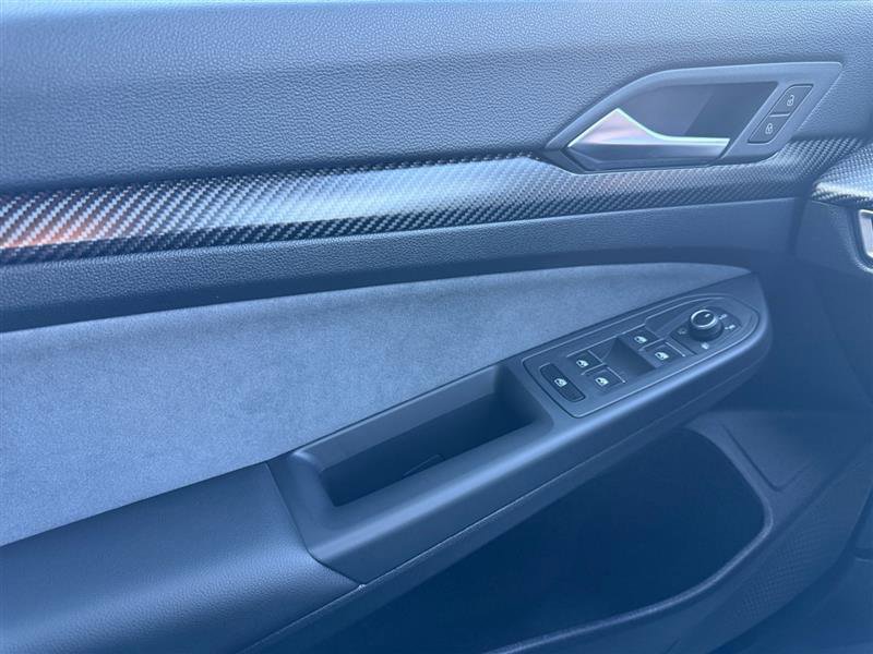 Used 2025 Volkswagen Golf R Black Edition image 31