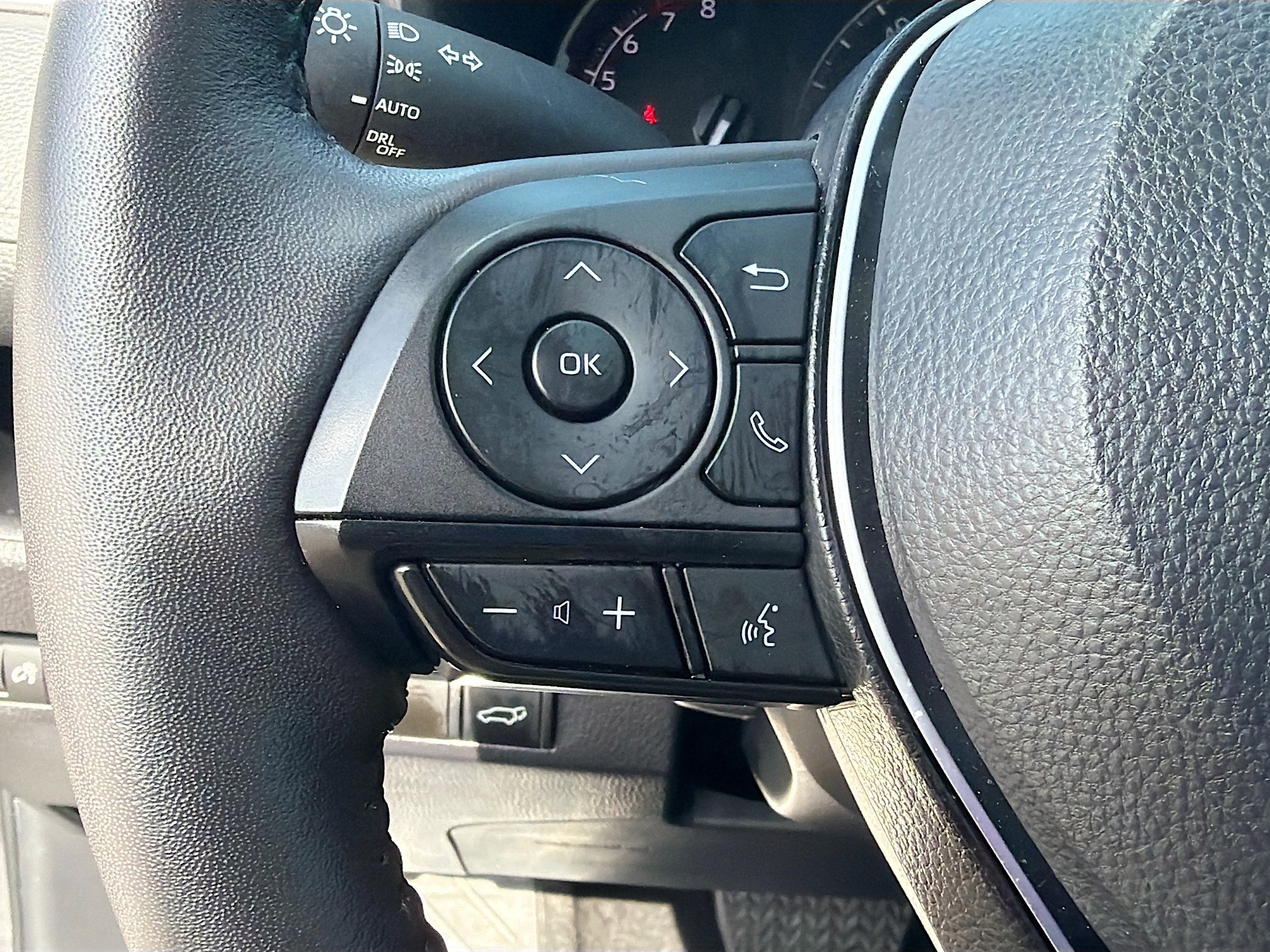 Used 2025 Toyota RAV4 XLE w/ Convenience Package AWD/4WD image 38