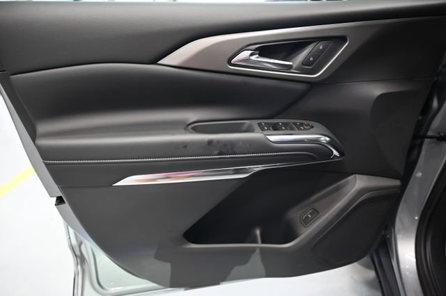 New 2027 Chevrolet Traverse LT w/ Driver Confidence Package FWD image 26