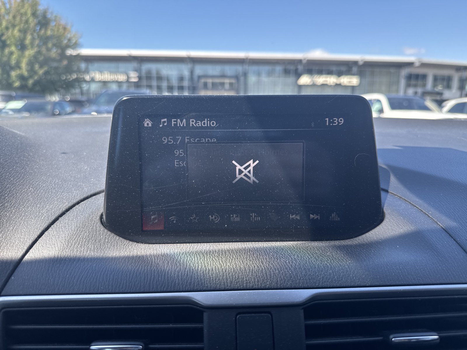 Used 2018 MAZDA MAZDA3 Touring FWD image 19