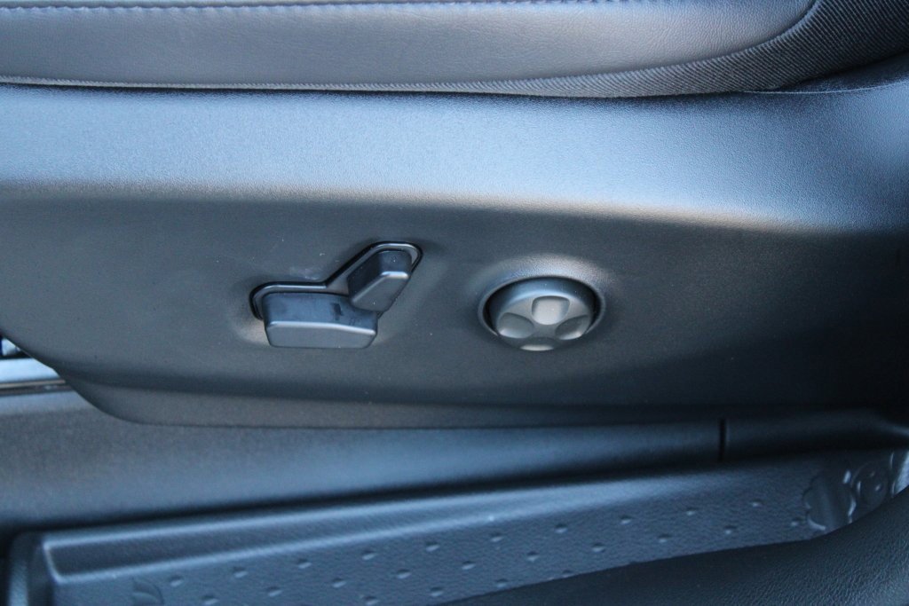 New 2026 Chrysler Pacifica Select w/ S Appearance Package image 24