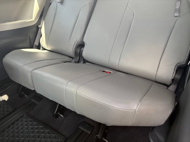 Used 2021 Toyota Sienna XLE AWD/4WD image 14
