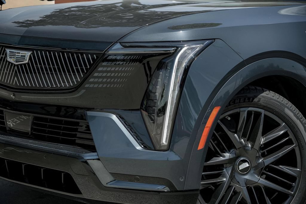 New 2026 Cadillac Escalade IQL Sport 2 w/ LPO, ONYX Package AWD/4WD image 2