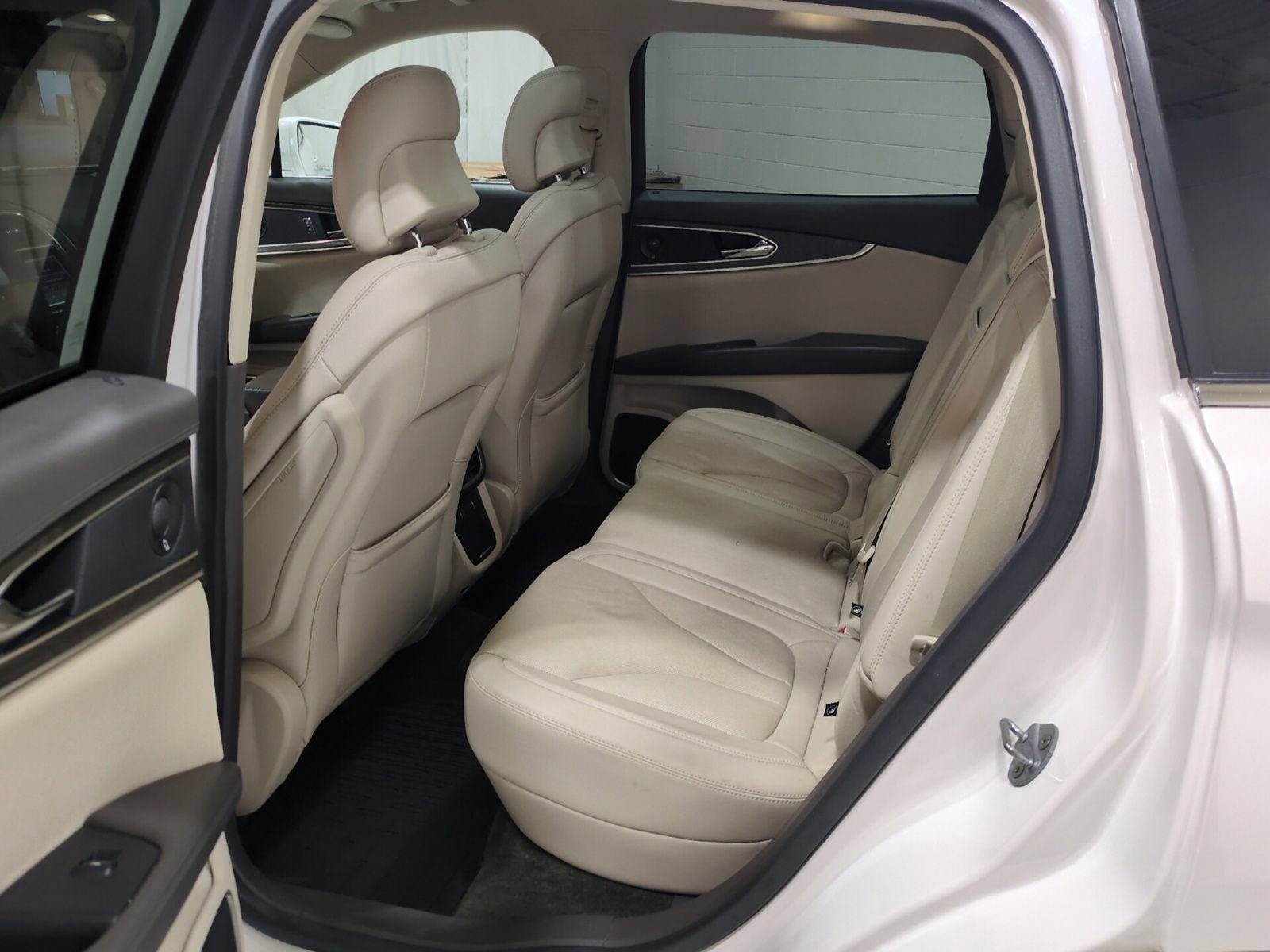 Used 2018 Lincoln MKX Reserve w/ Lincoln MKX Climate Package AWD/4WD image 14
