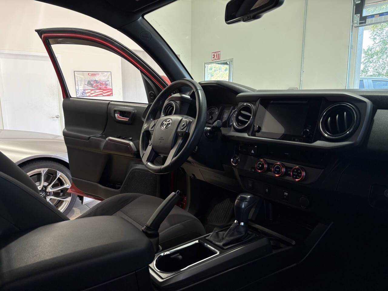 Used 2016 Toyota Tacoma TRD Off-Road w/ Towing Package RWD image 35