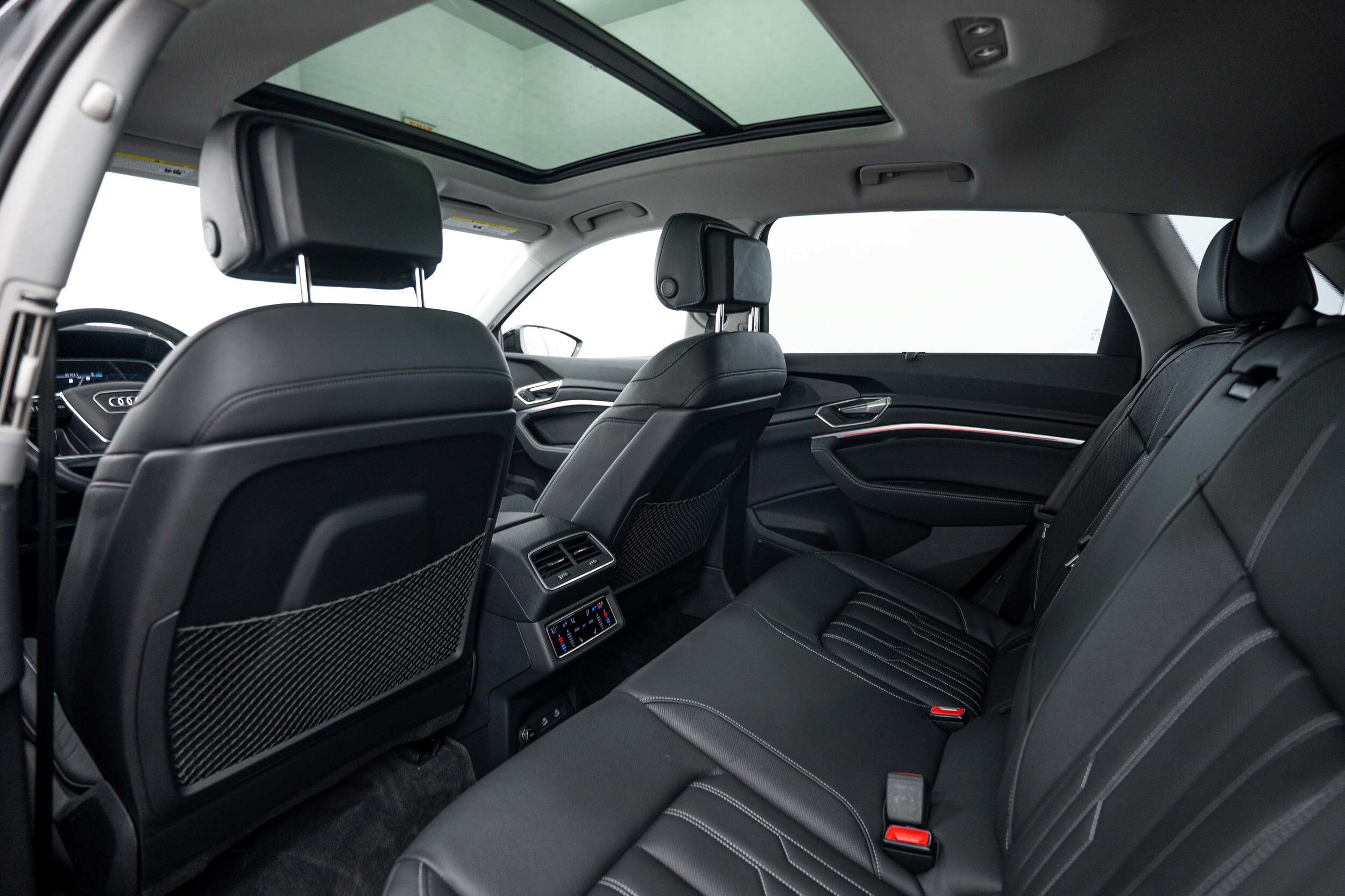 Certified 2024 Audi Q8 e-tron Prestige AWD/4WD image 18