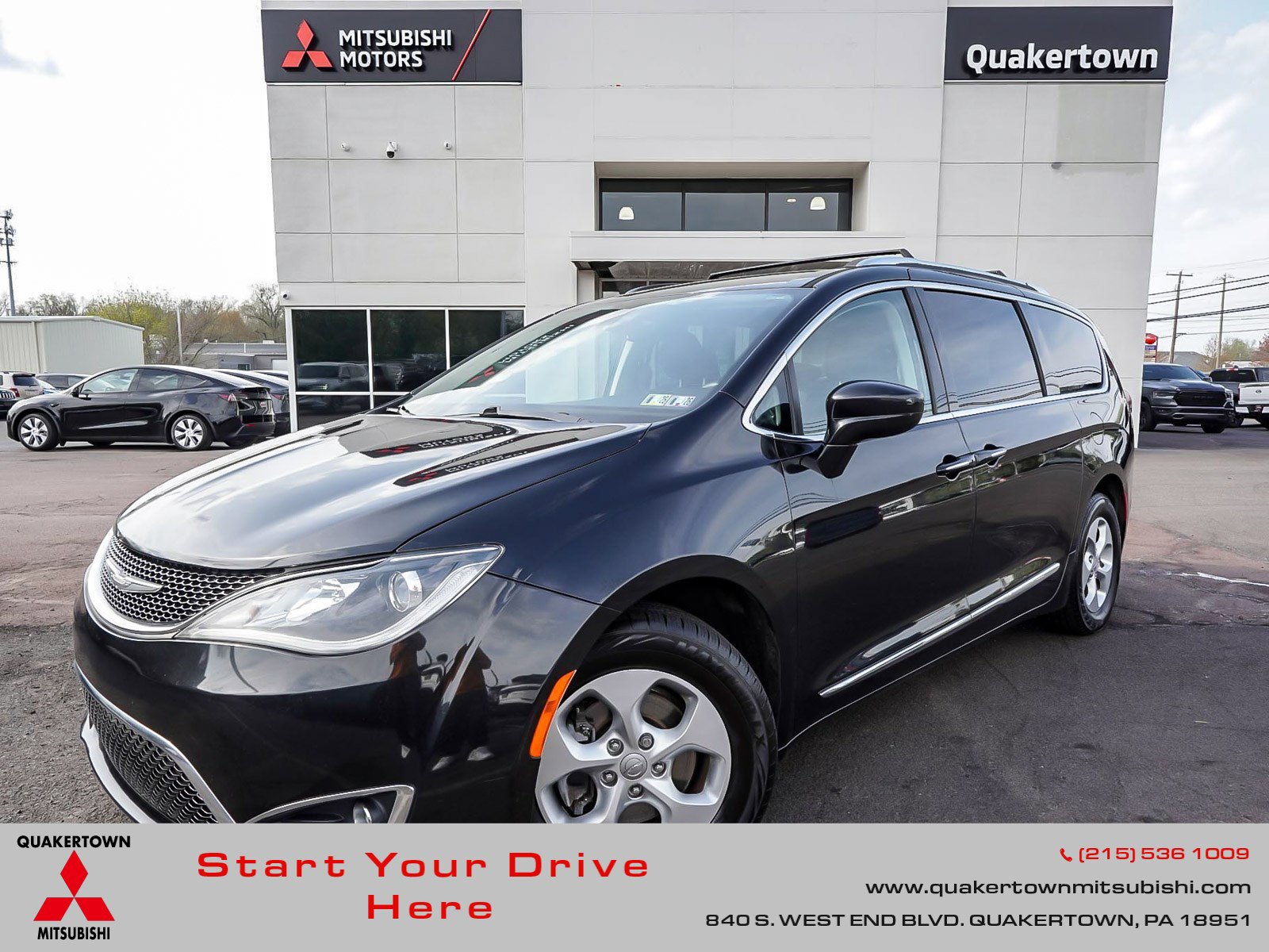 Used 2017 Chrysler Pacifica Touring-L Plus FWD image 1