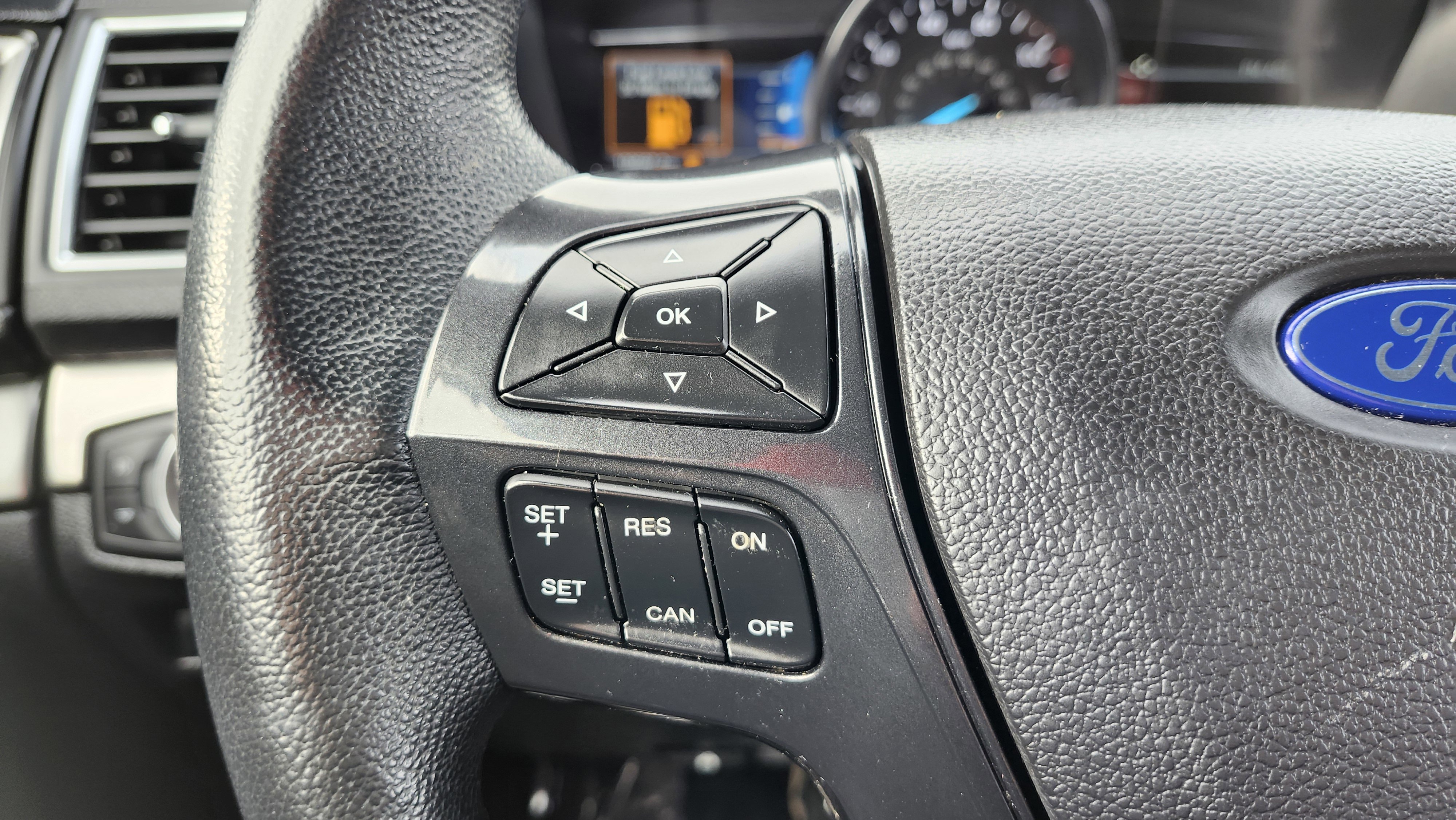 Used 2018 Ford Explorer XLT w/ Equipment Group 201A image 38