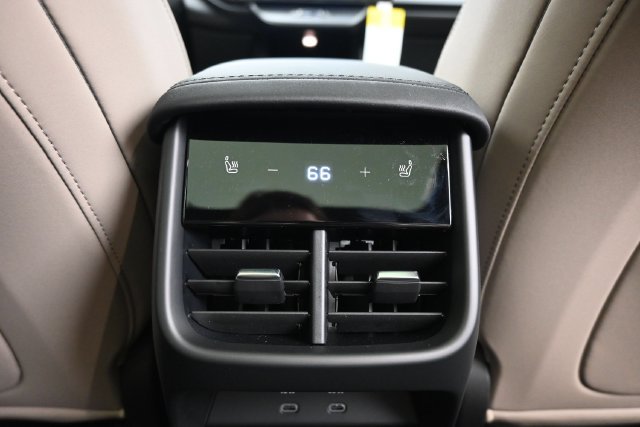 New 2027 Volvo EX60 Ultra AWD/4WD image 32
