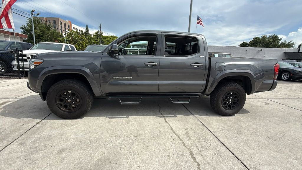 Used 2022 Toyota Tacoma SR5 RWD image 11