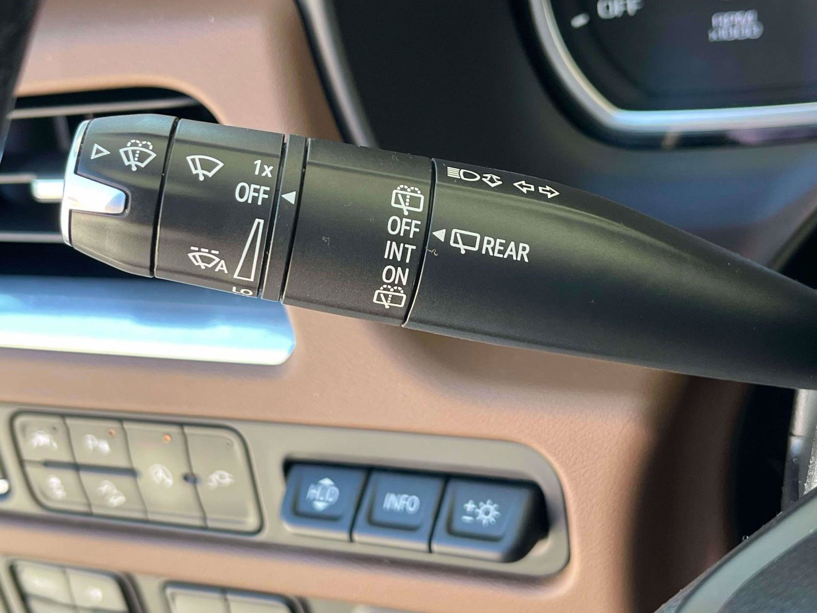 Used 2021 Chevrolet Tahoe High Country w/ Premium Package AWD/4WD image 39