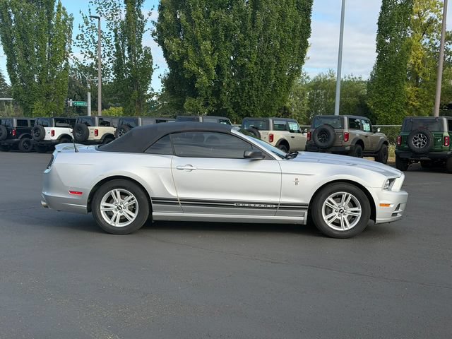 Used 2013 Ford Mustang Convertible RWD image 2