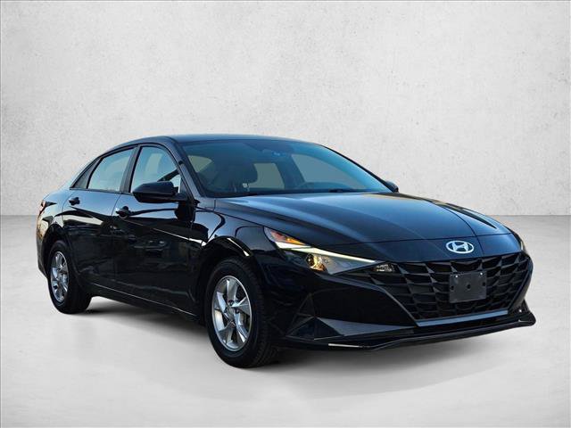 Used 2021 Hyundai Elantra SE FWD image 3