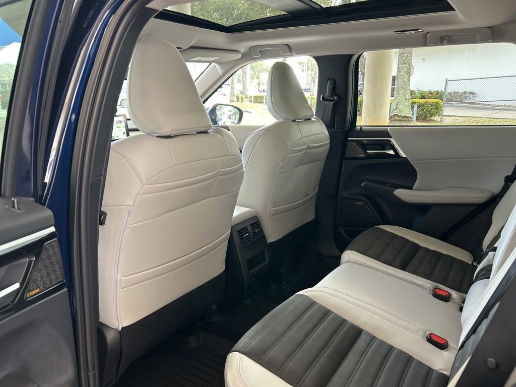 New 2026 Mitsubishi Outlander SE image 36