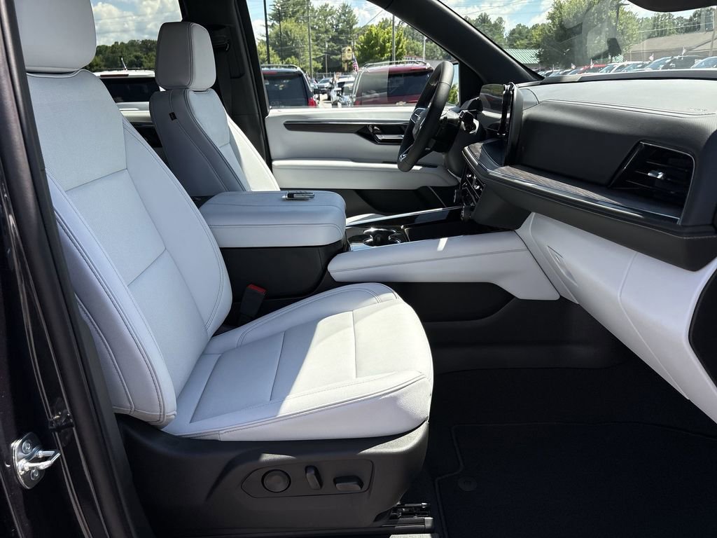 New 2025 Chevrolet Suburban Premier image 29