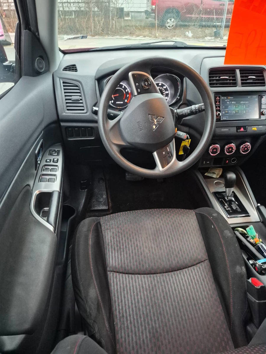 Used 2018 Mitsubishi Outlander Sport ES FWD image 8