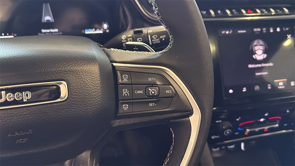 Used 2025 Jeep Grand Cherokee L Altitude image 31