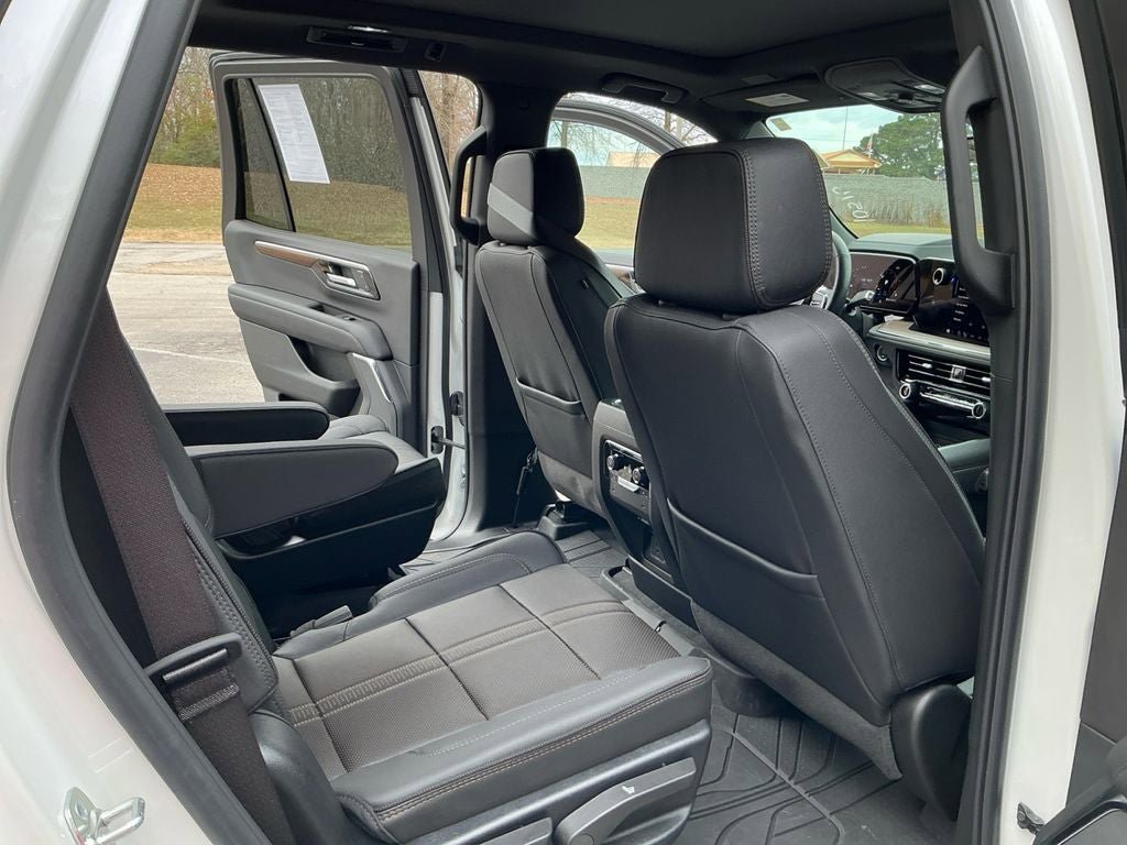 Used 2025 Chevrolet Tahoe High Country AWD/4WD image 23
