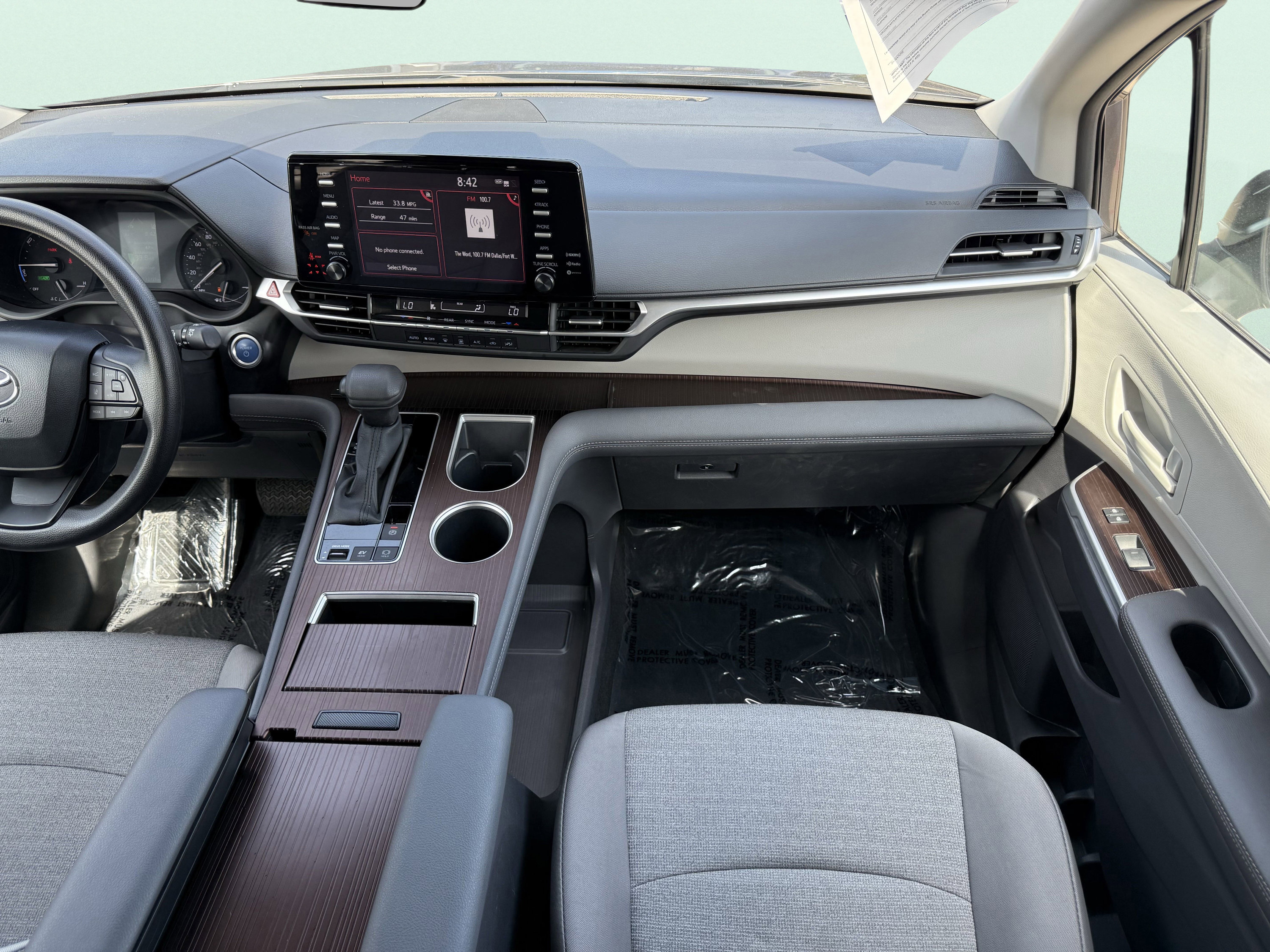 Used 2024 Toyota Sienna LE image 57