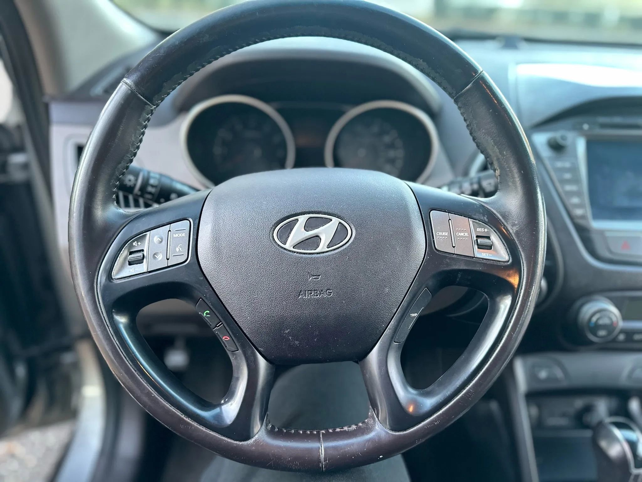 Used 2015 Hyundai Tucson Limited w/ Option Group 03 FWD image 8