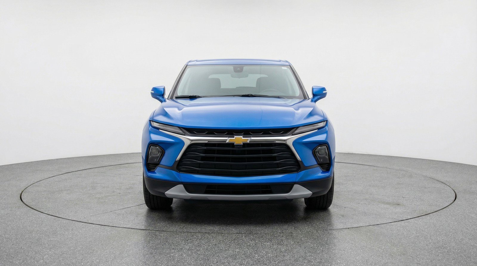 Used 2025 Chevrolet Blazer LT FWD image 2