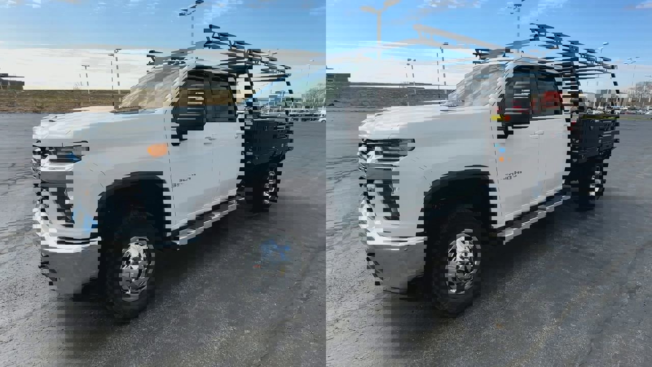 Used 2022 Chevrolet Silverado 3500 LT w/ Remote Start Package image 4