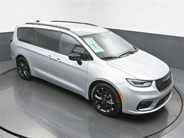 New 2026 Chrysler Pacifica Select image 44