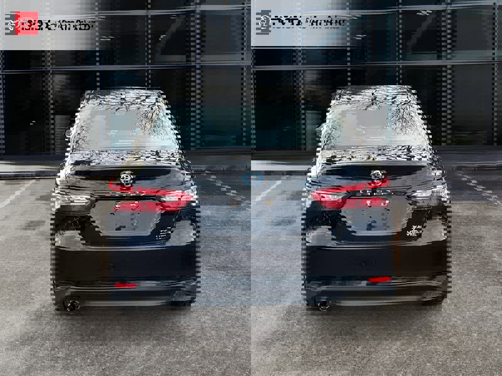 Used 2020 Toyota Camry XLE image 11