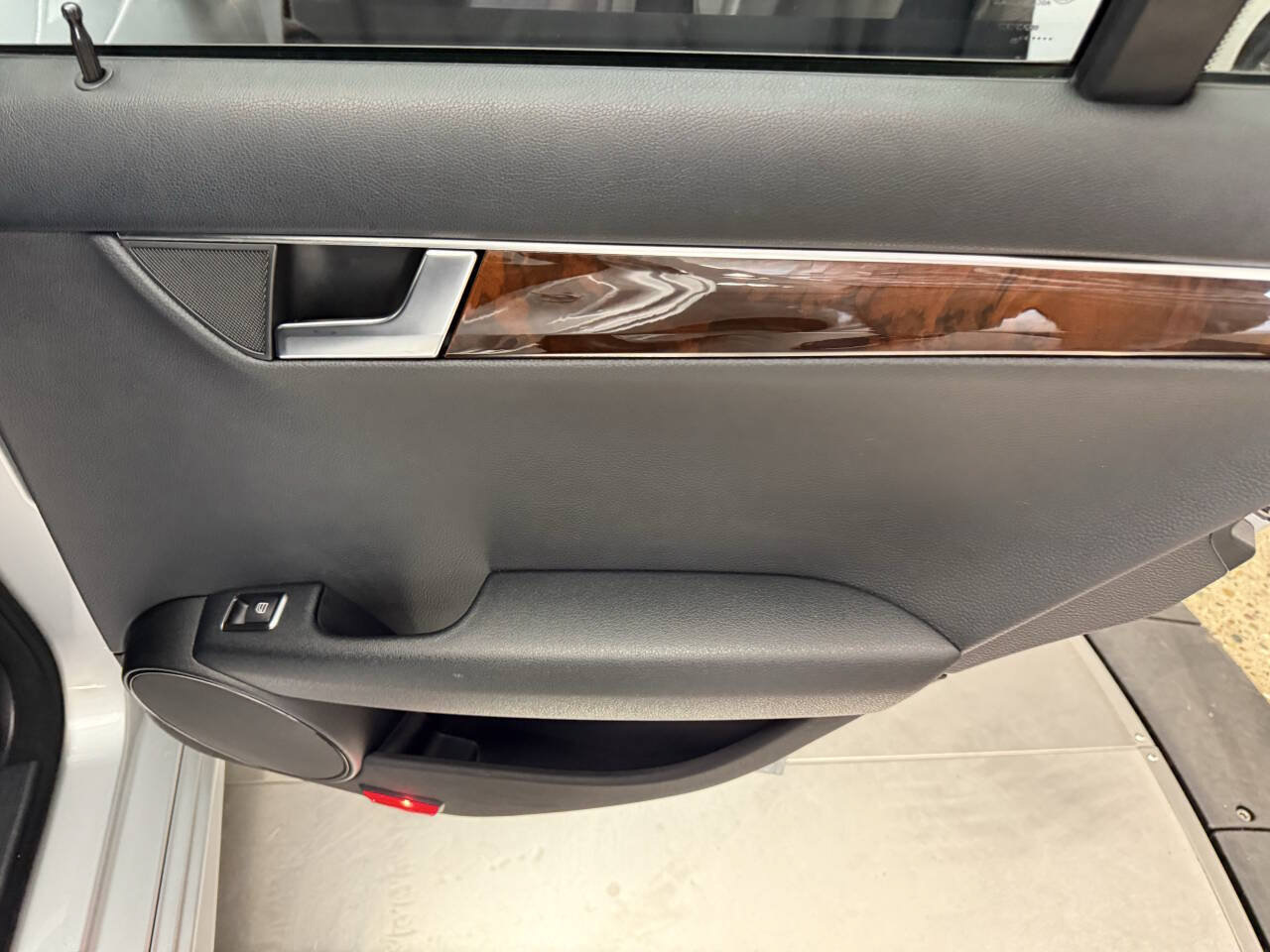 Used 2014 Mercedes-Benz C 300 4MATIC Sedan image 25