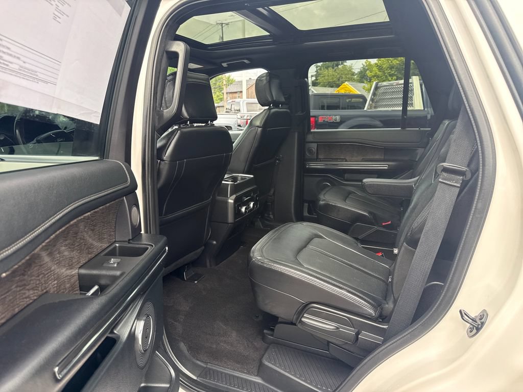 Used 2019 Ford Expedition Limited w/ Equipment Group 302A AWD/4WD image 24